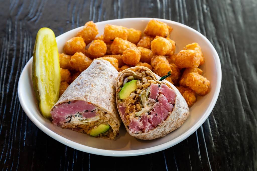 Little Pub Stratford | restaurant | 10 Washington Pkwy, Stratford, CT 06615, USA | 2036127523 OR +1 203-612-7523