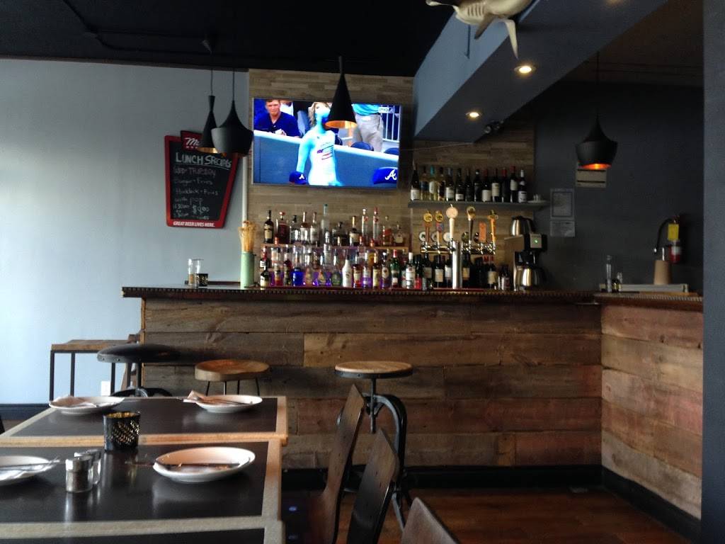 Busters Kitchen X Bar | restaurant | 3747 Lake Shore Blvd W, Etobicoke, ON M8W 1P9, Canada | 4162517777 OR +1 416-251-7777