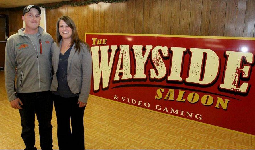 Wayside Saloon | restaurant | 1802 Crossroads Ln N, Freeport, IL 61032, USA | 8152336292 OR +1 815-233-6292