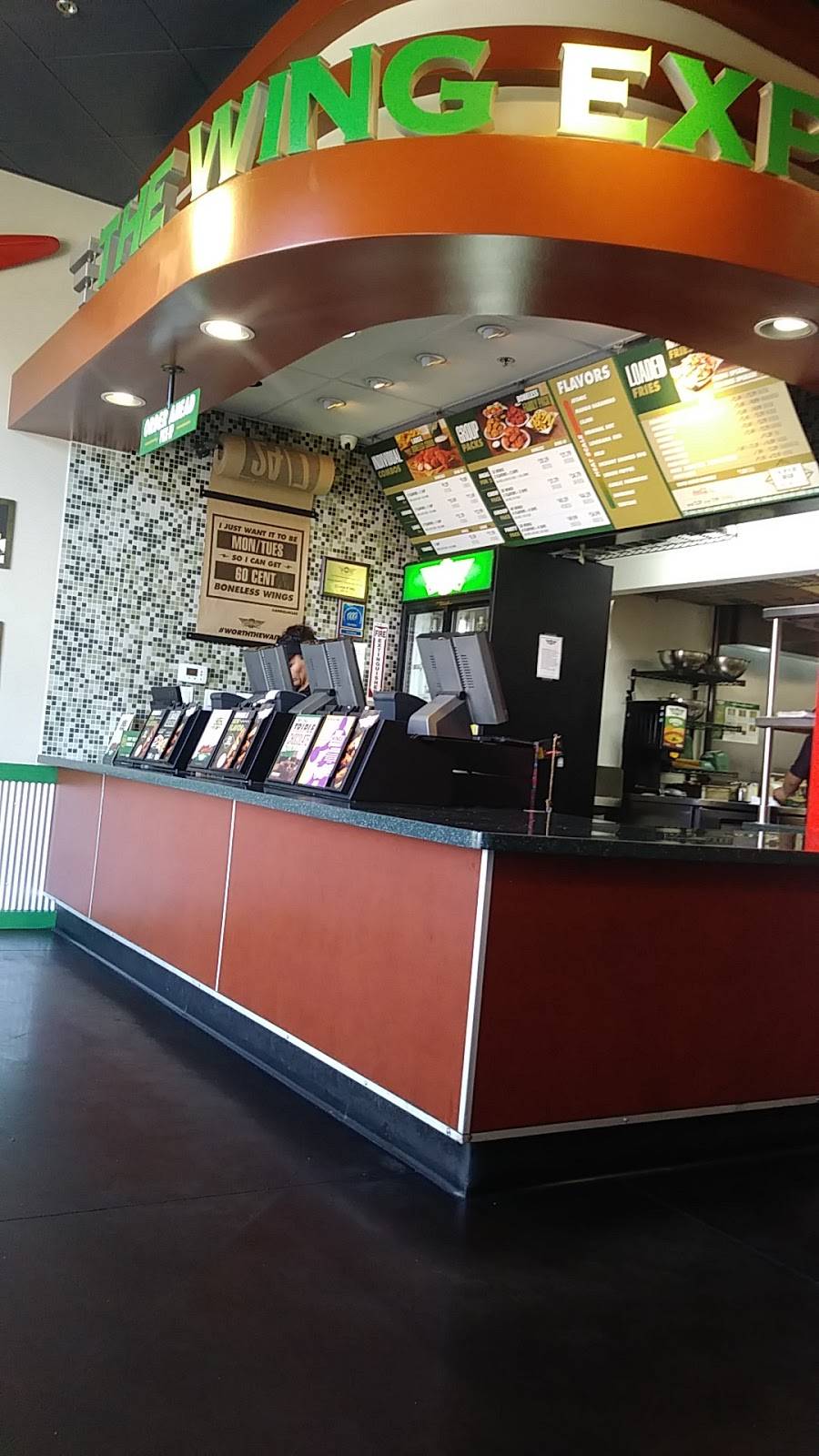 Wingstop | restaurant | 1641 Alameda St E #102, Compton, CA 90220, USA | 3107639464 OR +1 310-763-9464