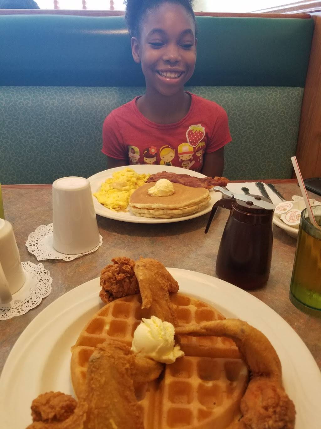 Marias Pancake House | restaurant | 18220 Kedzie Ave, Hazel Crest, IL 60429, USA | 7082063916 OR +1 708-206-3916