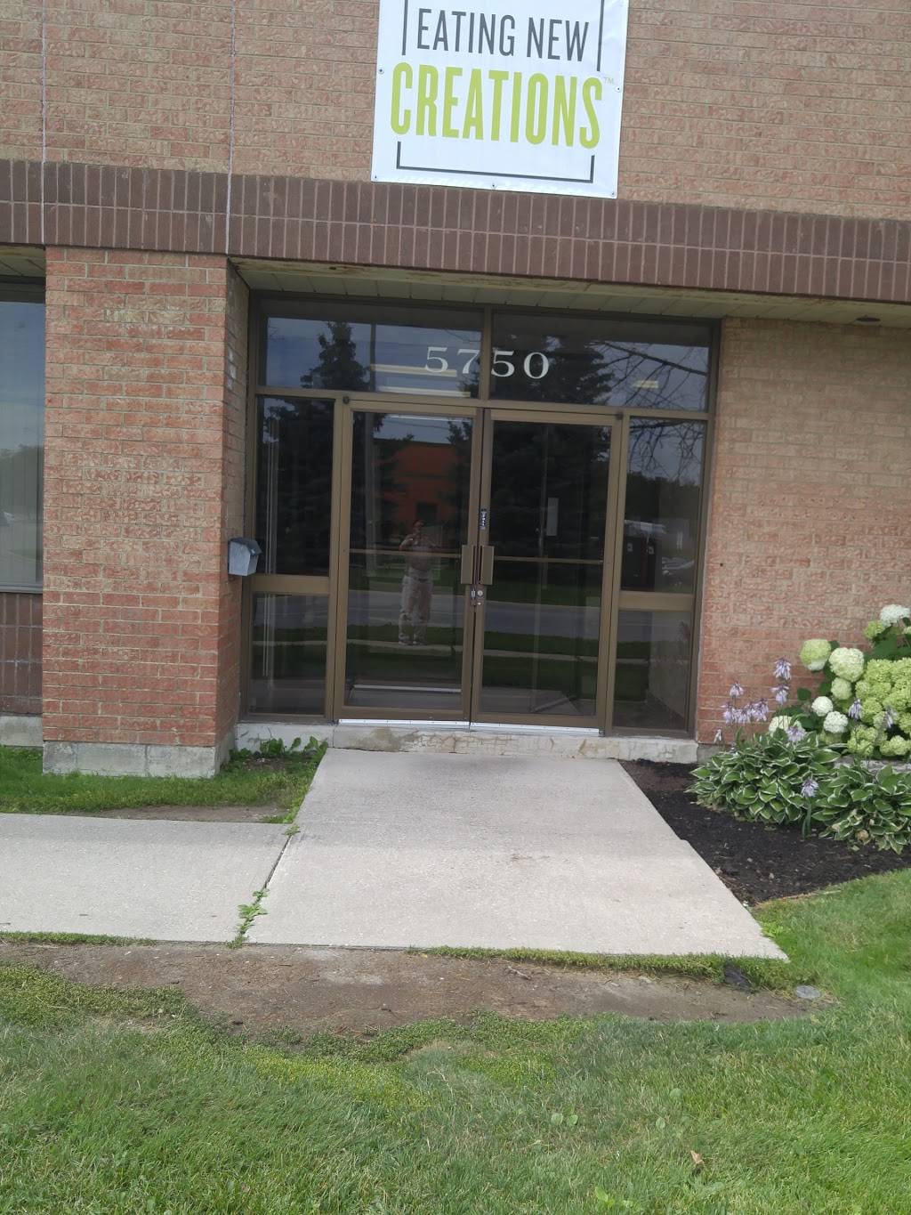 Eating New Creations | restaurant | 5750 Coopers Ave, Mississauga, ON L4Z 2B9, Canada | 4162448436 OR +1 416-244-8436