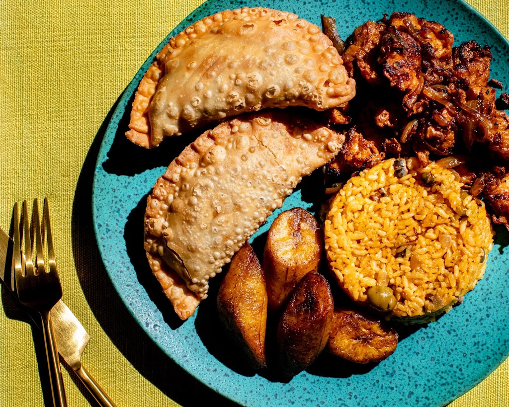 Tutis Kitchen | restaurant | 3110 N Davlin Ct, Chicago, IL 60618, USA | 7739712875 OR +1 773-971-2875