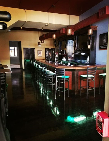 122 Bar Place | restaurant | 122 E Main St, Waterbury, CT 06702, USA | 2037545122 OR +1 203-754-5122