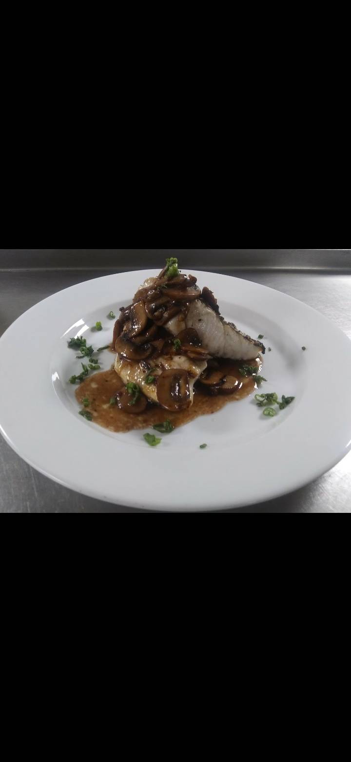 Wood Smoke & Eats | restaurant | 427 W 6th St, Mt Carmel, IL 62863, USA | 6182406497 OR +1 618-240-6497