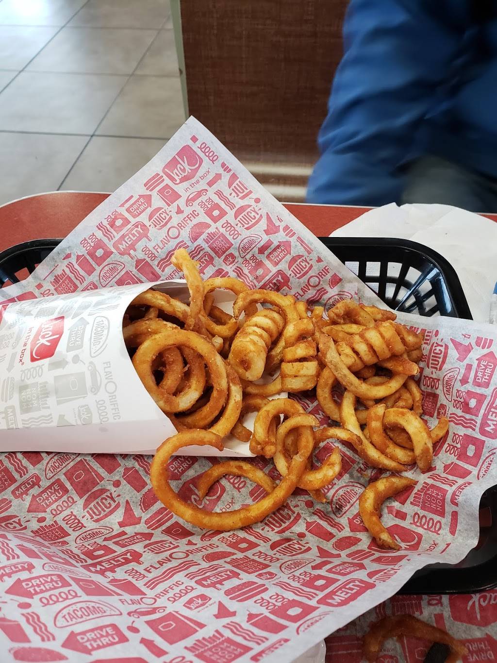 Jack in the Box | restaurant | 1563 W Main St, Lewisville, TX 75067, USA | 2142227850 OR +1 214-222-7850