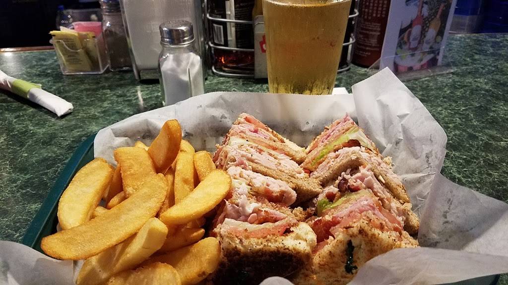 Clubhouse Food and Spirits | restaurant | 77 US-17, North Myrtle Beach, SC 29582, USA | 8432494573 OR +1 843-249-4573