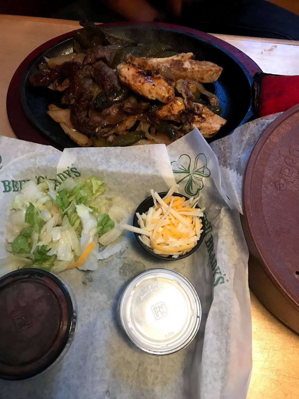 Beef O Bradys | restaurant | 7833 Gall Blvd, Zephyrhills, FL 33541, USA | 8137807717 OR +1 813-780-7717