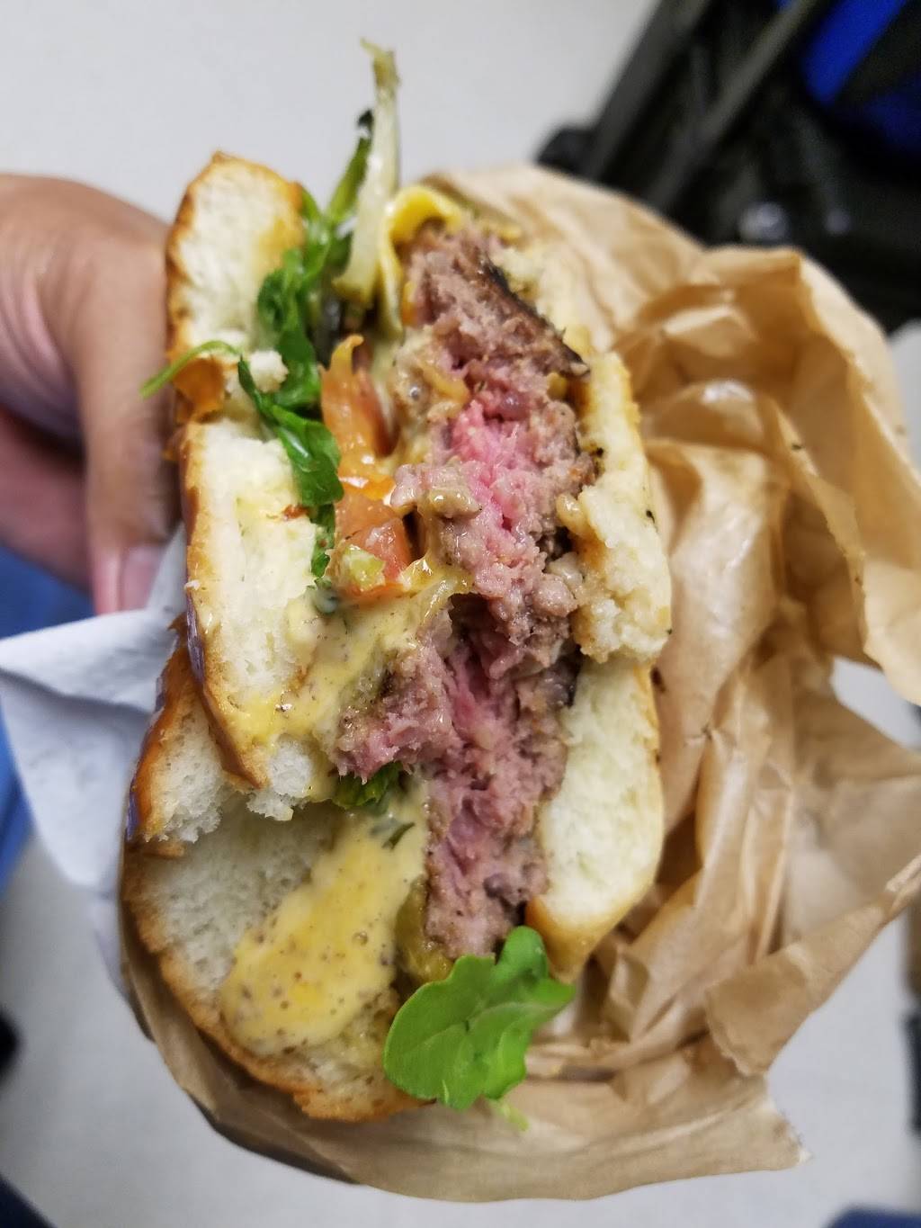 Chomp Eatery & Juice Station | restaurant | 1612 Santa Monica Blvd, Santa Monica, CA 90404, USA | 4242383398 OR +1 424-238-3398