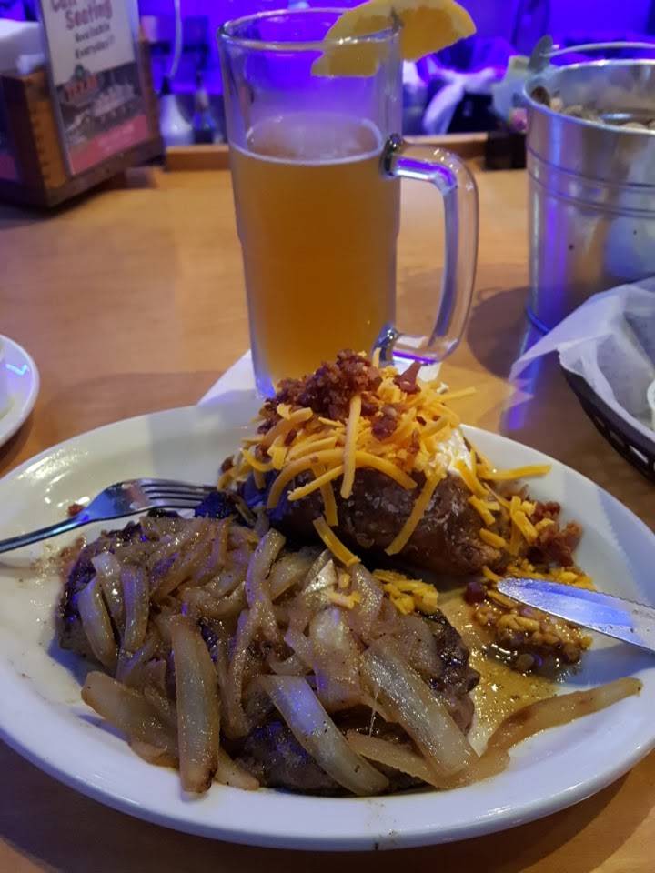 Texas Roadhouse | restaurant | 5611 Merily Way, Huber Heights, OH 45424, USA | 9372337427 OR +1 937-233-7427