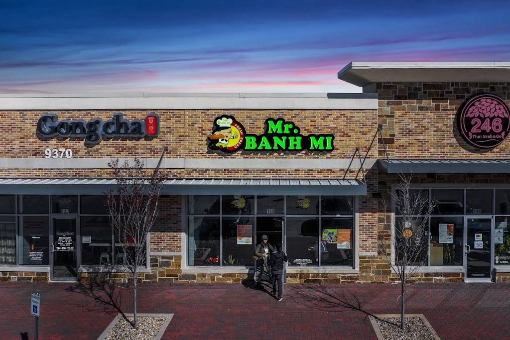 Mr. Banh Mi | restaurant | 9370 Warren Pkwy #130, Frisco, TX 75035, USA | 9722929798 OR +1 972-292-9798