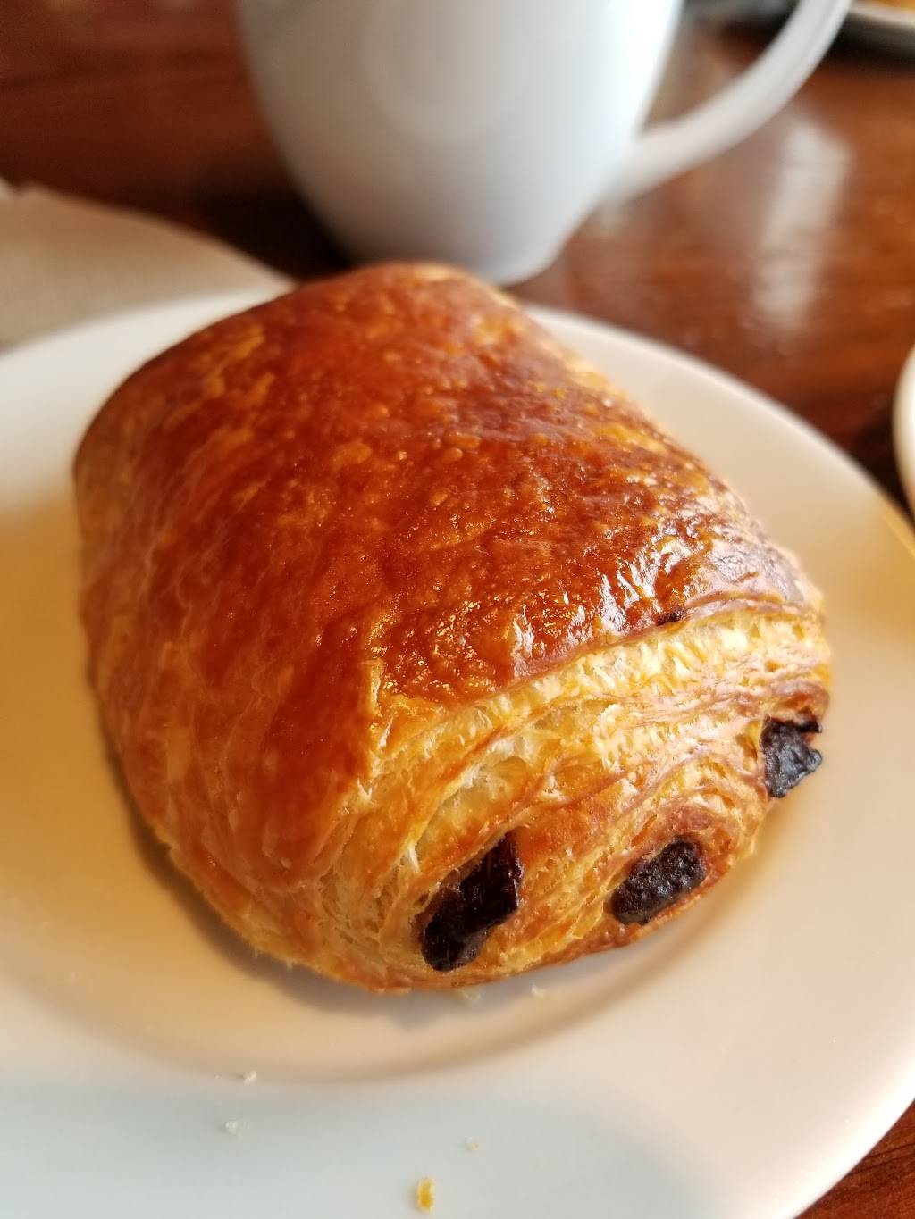 la Madeleine French Bakery & Café Baileys Crossroads | cafe | 5861 Crossroads Cir, Baileys Crossroads, VA 22041, USA | 7033795551 OR +1 703-379-5551