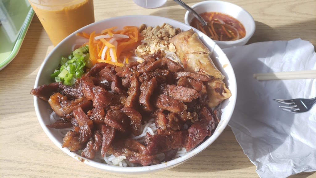 Pho Golden Palace Vietnamese Restaurant | restaurant | 7156 N Davis Hwy, Pensacola, FL 32504, USA | 8508578892 OR +1 850-857-8892