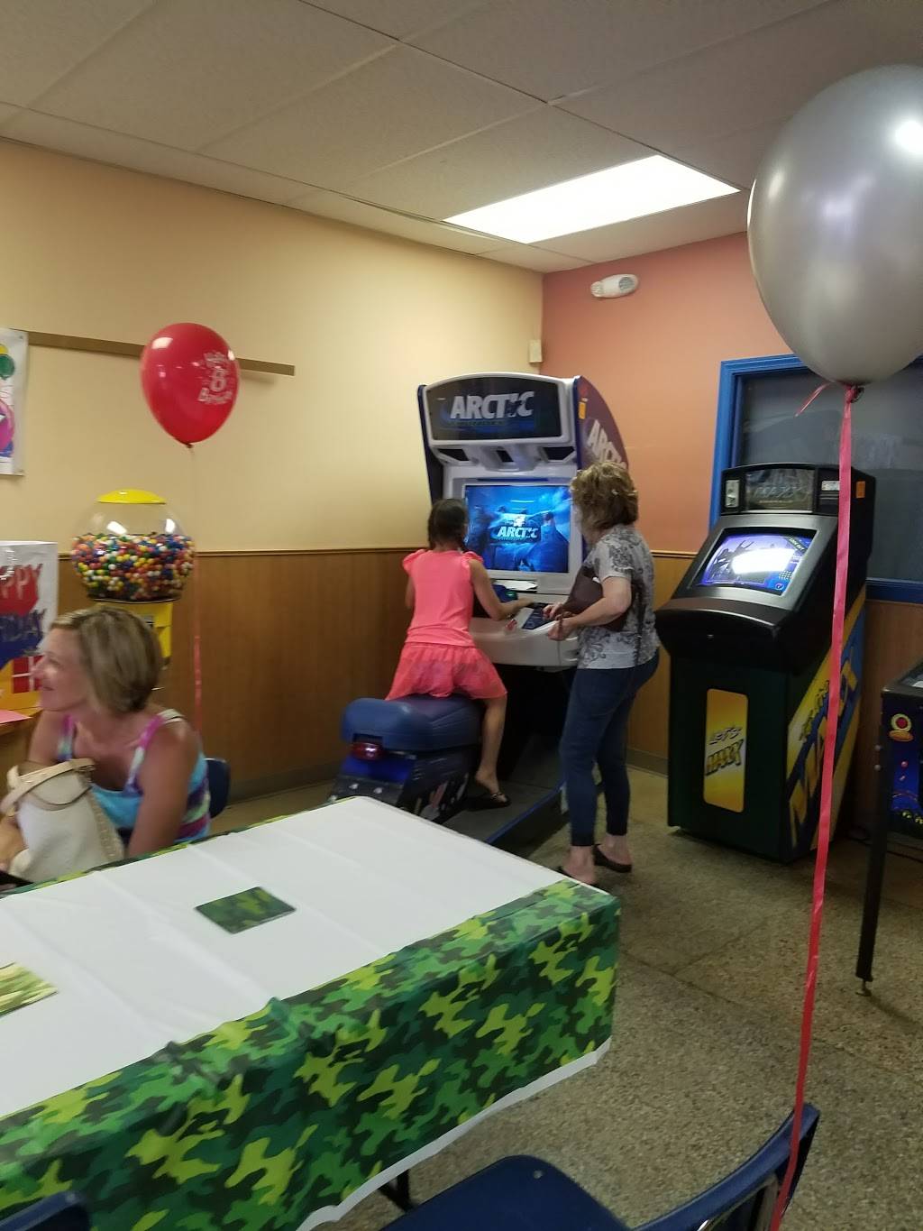 Elm Pizza | meal takeaway | 38 N Elm St, Westfield, MA 01085, USA | 4135682020 OR +1 413-568-2020