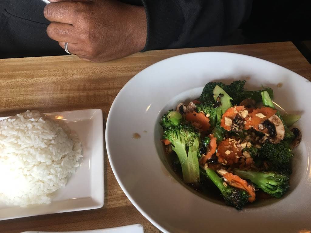 Soo Raa Thai-American | restaurant | 10650 Riverside Dr, Toluca Lake, CA 91602, USA | 8185058216 OR +1 818-505-8216