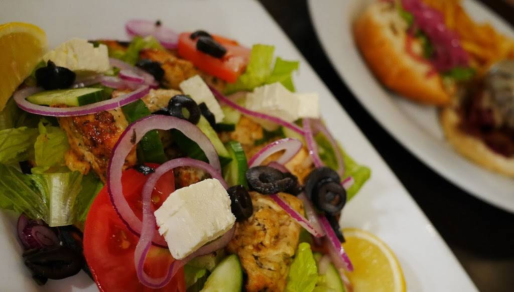 Muskie Jakes Tap & Grill | restaurant | 550 Stone St S, Gananoque, ON K7G 2A8, Canada | 6133822165 OR +1 613-382-2165