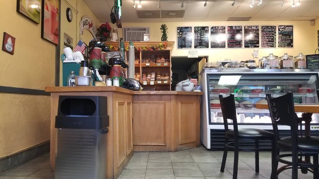 County Farm Bagels | cafe | 27W 195 Geneva Rd, Winfield, IL 60190, USA | 6306655777 OR +1 630-665-5777