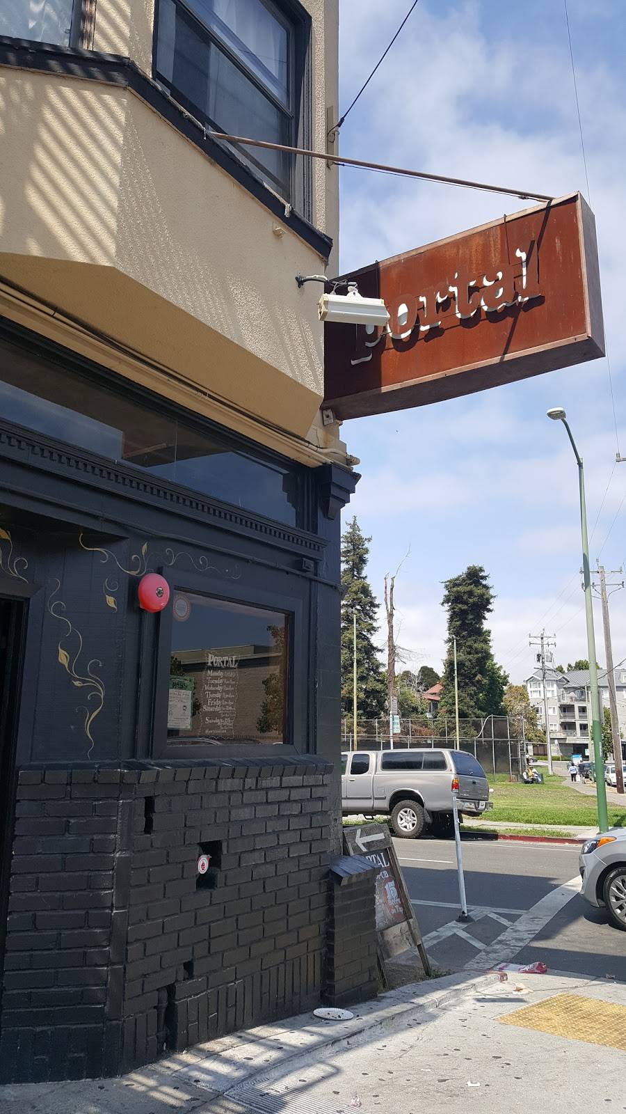 Portal | restaurant | 1611 2nd Ave, Oakland, CA 94606, USA | 5106637678 OR +1 510-663-7678