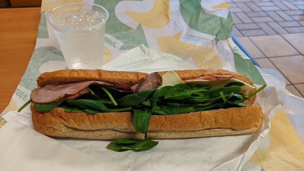 Subway | meal takeaway | 1020 28th Ave, Greeley, CO 80634, USA | 9703529495 OR +1 970-352-9495