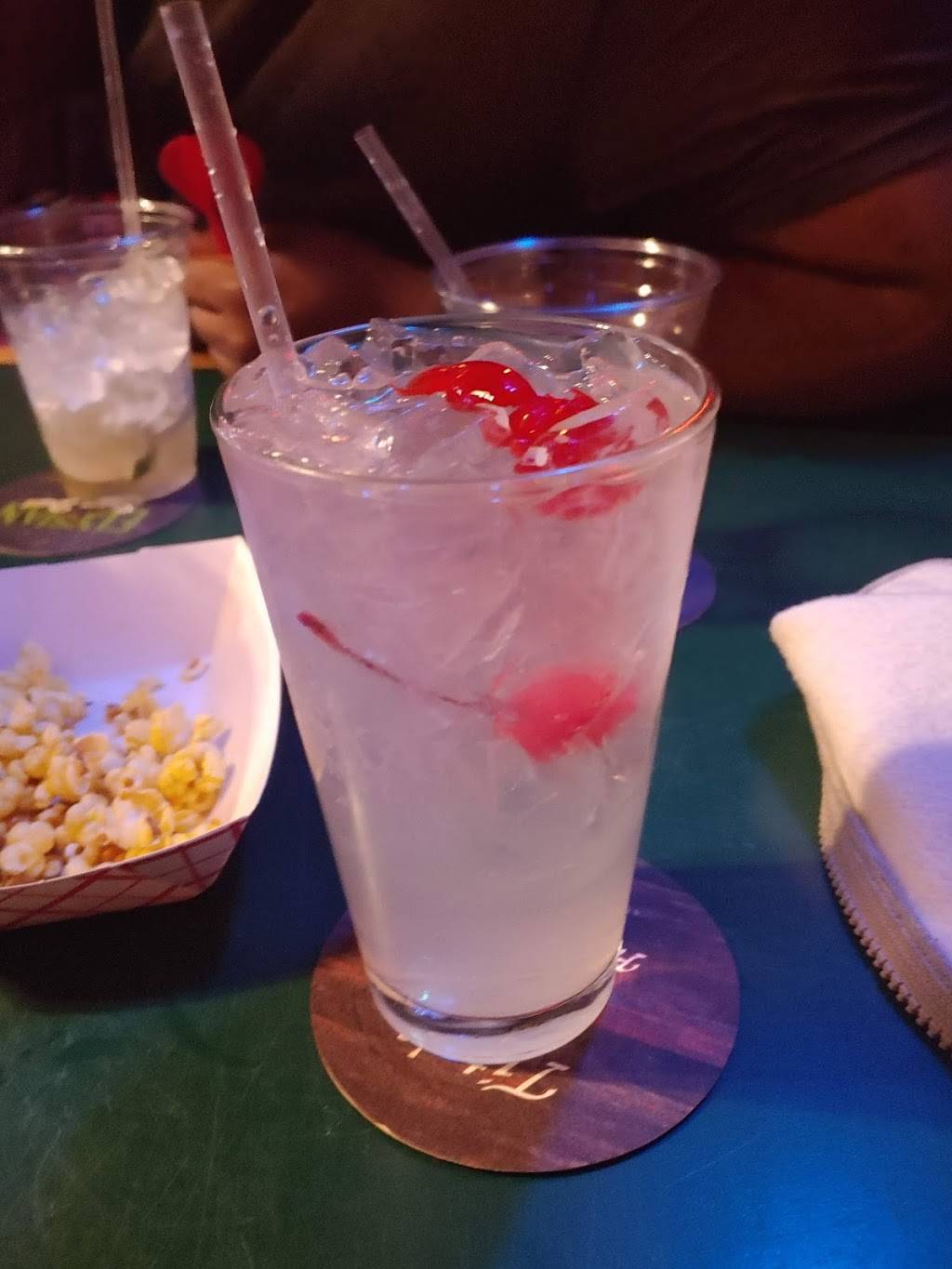 Friendlys Sports Bar & Grill | restaurant | 3503 Roger Pl, St. Louis, MO 63116, USA | 3147712040 OR +1 314-771-2040