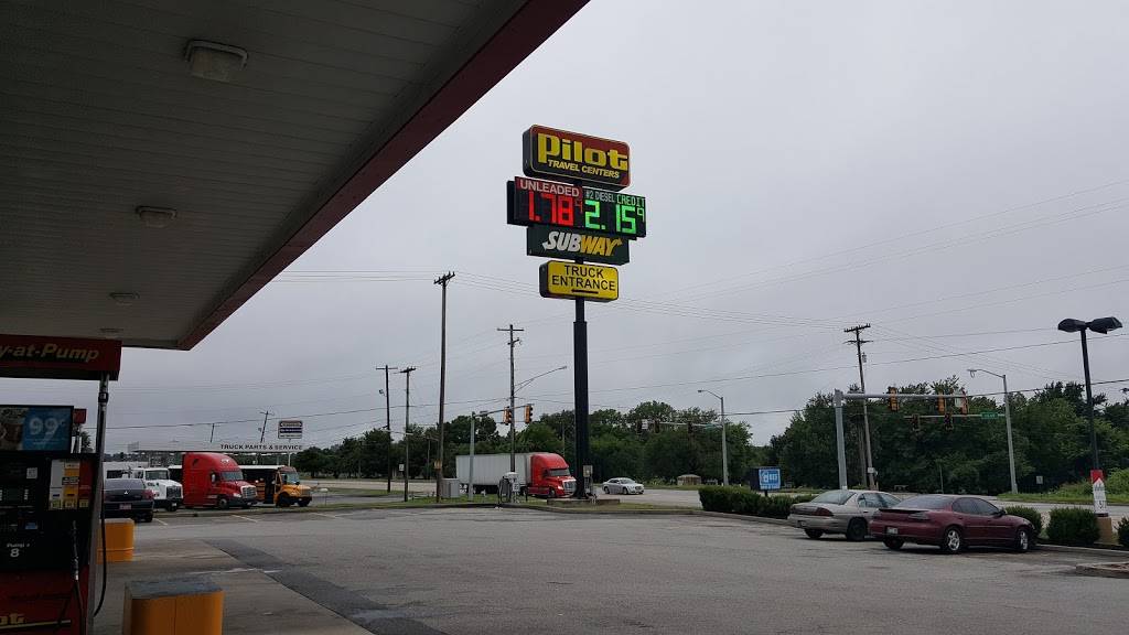 Pilot Travel Center | restaurant | 3000 N 32nd St, Muskogee, OK 74401, USA | 9186867856 OR +1 918-686-7856