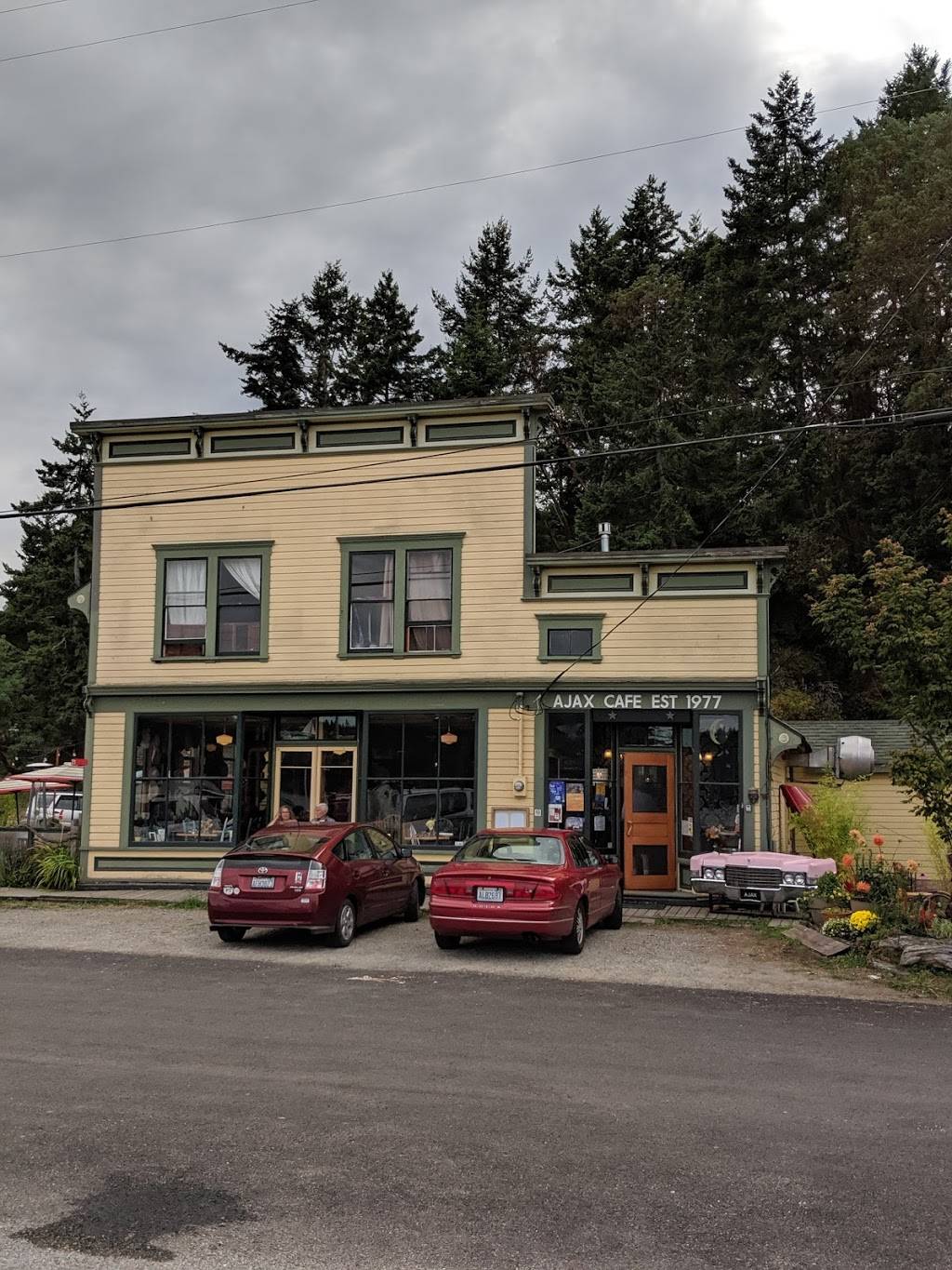 Ajax Cafe | restaurant | 21 S Water St, Port Hadlock-Irondale, WA 98339, USA | 3603851965 OR +1 360-385-1965