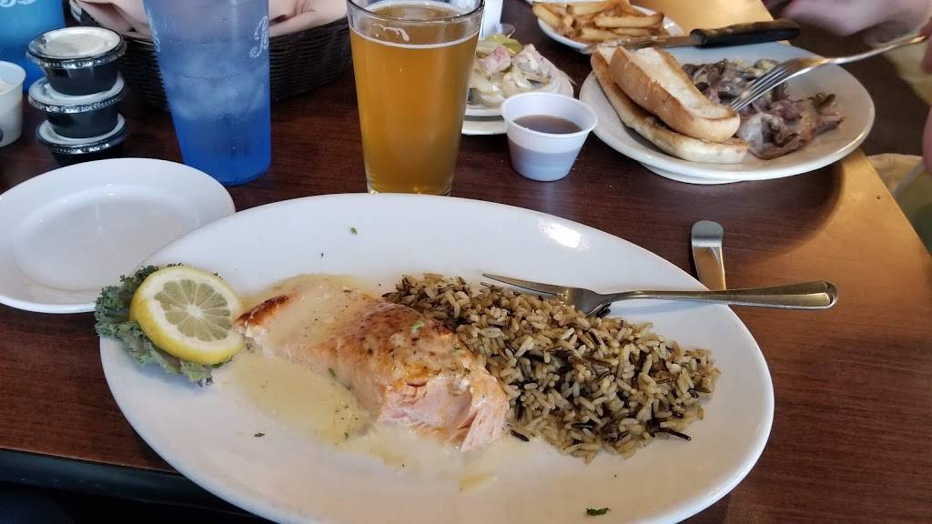 Sunset On The Water | restaurant | N7364 Winnebago Dr, Fond du Lac, WI 54935, USA | 9209224540 OR +1 920-922-4540