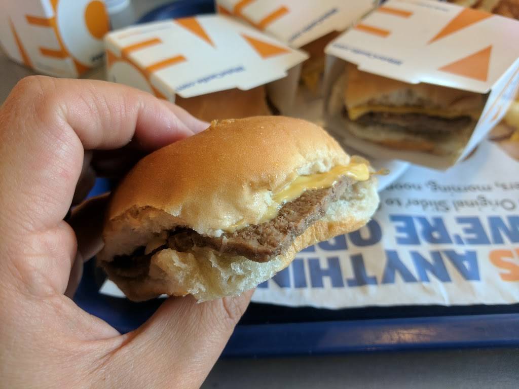 White Castle | restaurant | 3212 W Addison St, Chicago, IL 60618, USA | 7735392505 OR +1 773-539-2505