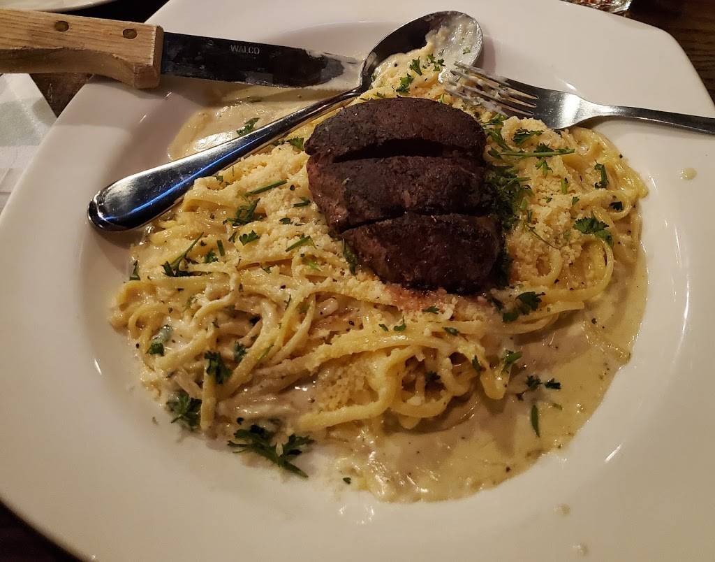 Mallards | restaurant | 230 S Knowles Ave, New Richmond, WI 54017, USA | 7152460154 OR +1 715-246-0154