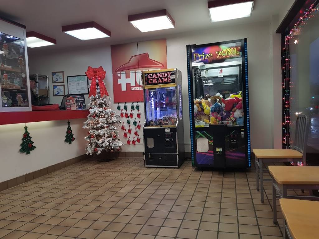 Pizza Hut | restaurant | 3131 S Kinnickinnic Ave, Milwaukee, WI 53207, USA | 4147691776 OR +1 414-769-1776