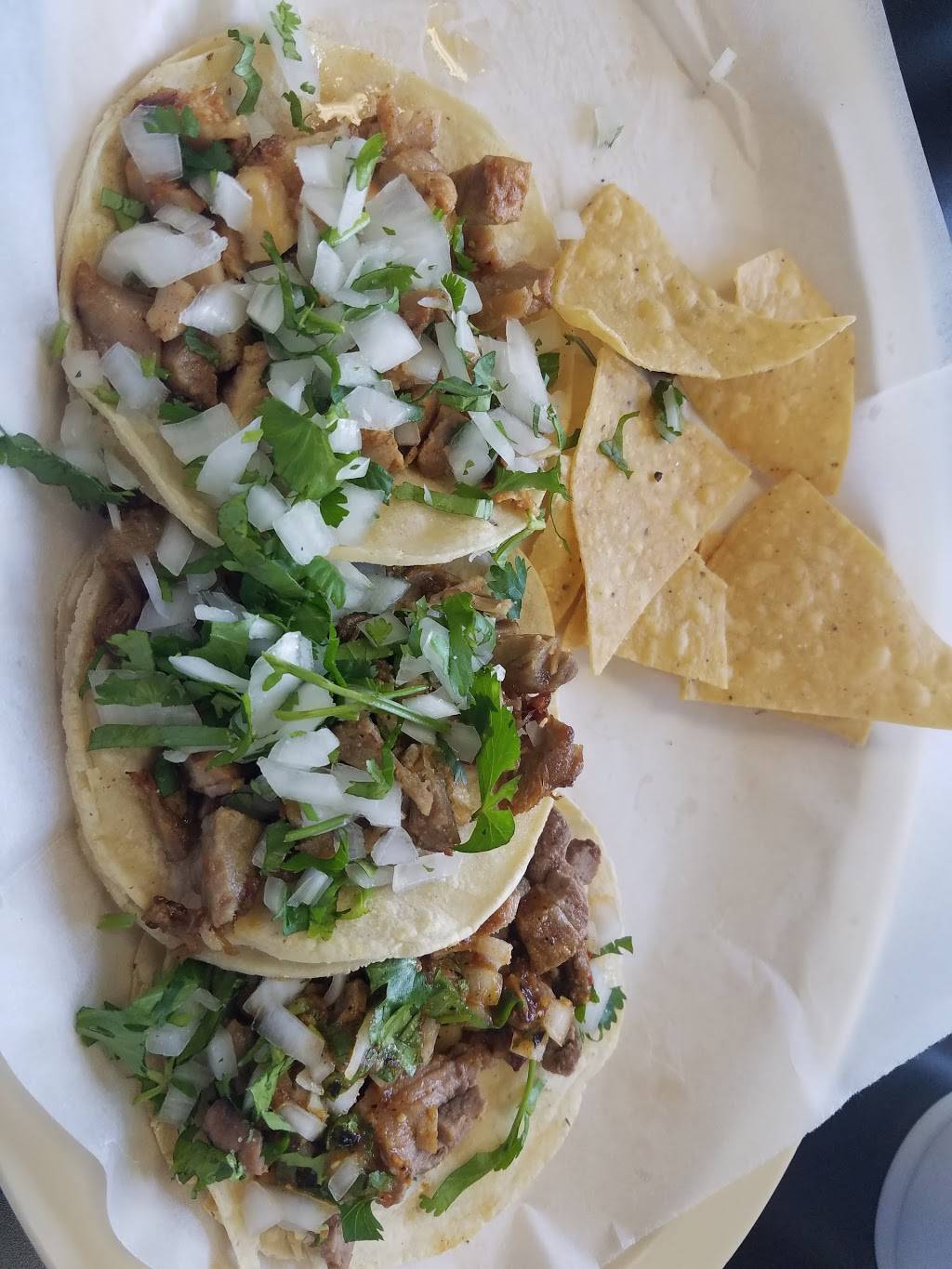 Taqueria El Tapatio Mexican Grill | restaurant | 2501 W Victory Blvd, Burbank, CA 91505, USA | 8188455561 OR +1 818-845-5561