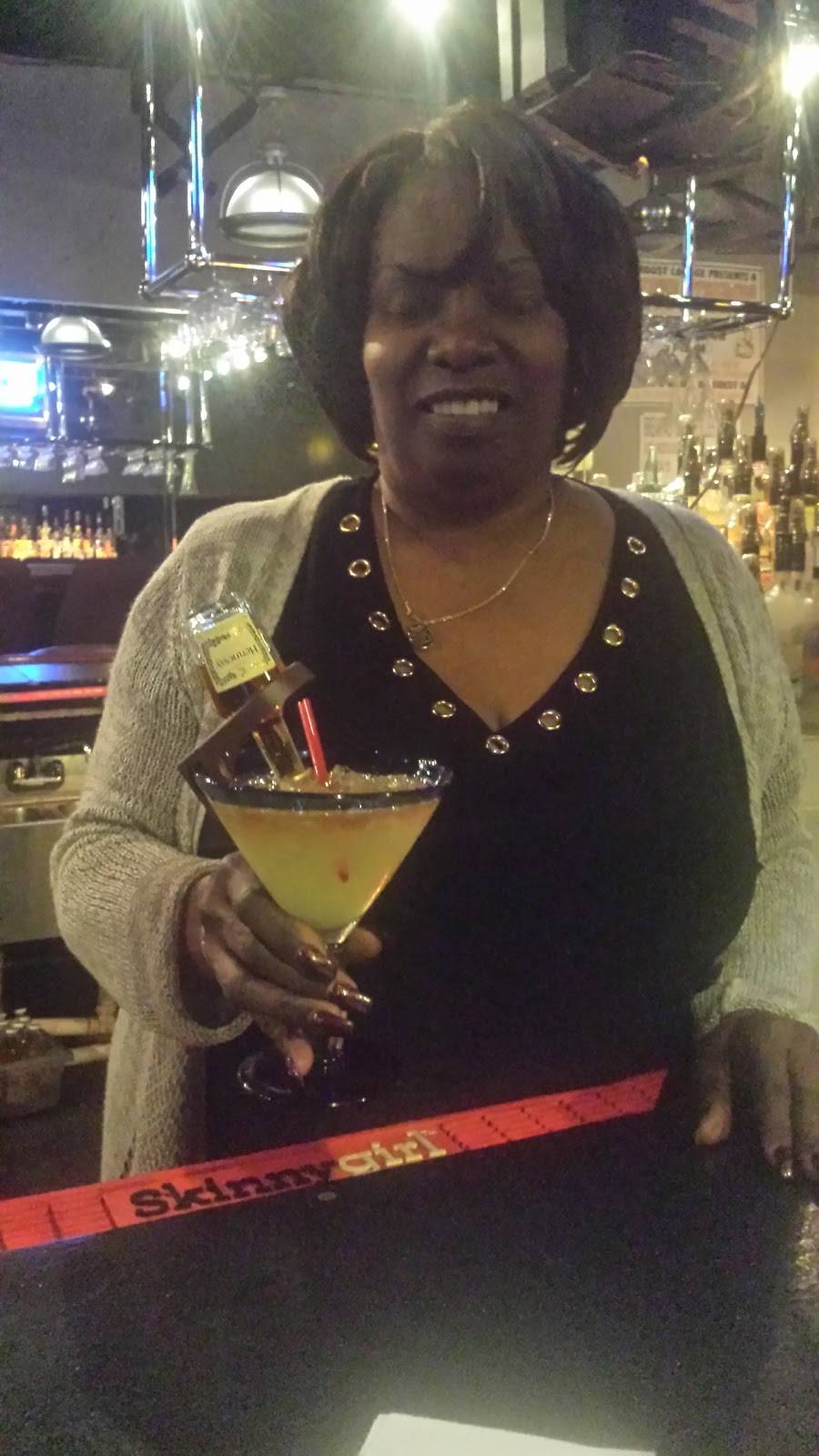 Stardust Lounge | restaurant | 3736 Inkster Rd, Inkster, MI 48141, USA | 3132773810 OR +1 313-277-3810