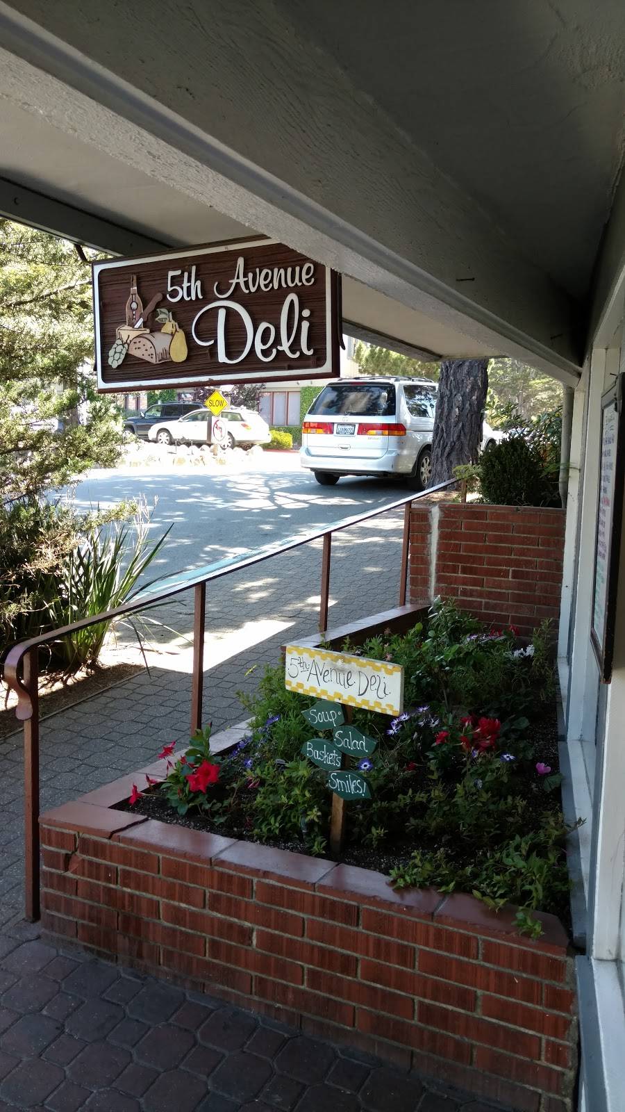 5th Avenue Deli & Catering Co | restaurant | 3300 5th Ave, Carmel-By-The-Sea, CA 93923, USA | 8316252688 OR +1 831-625-2688