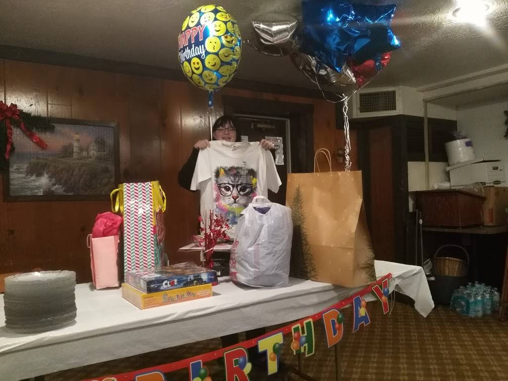 Hecks Restaurant & Catering | restaurant | 610 E Park Ave, Columbiana, OH 44408, USA | 3304824458 OR +1 330-482-4458