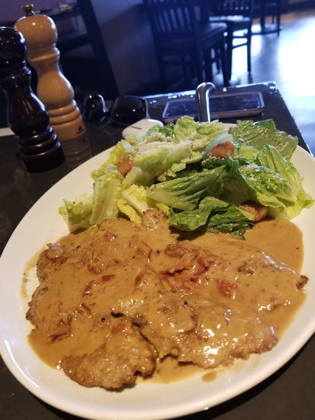 Cyranos Restaurant | restaurant | 2039 Robertson Rd, Nepean, ON K2H 8R2, Canada | 6137210510 OR +1 613-721-0510