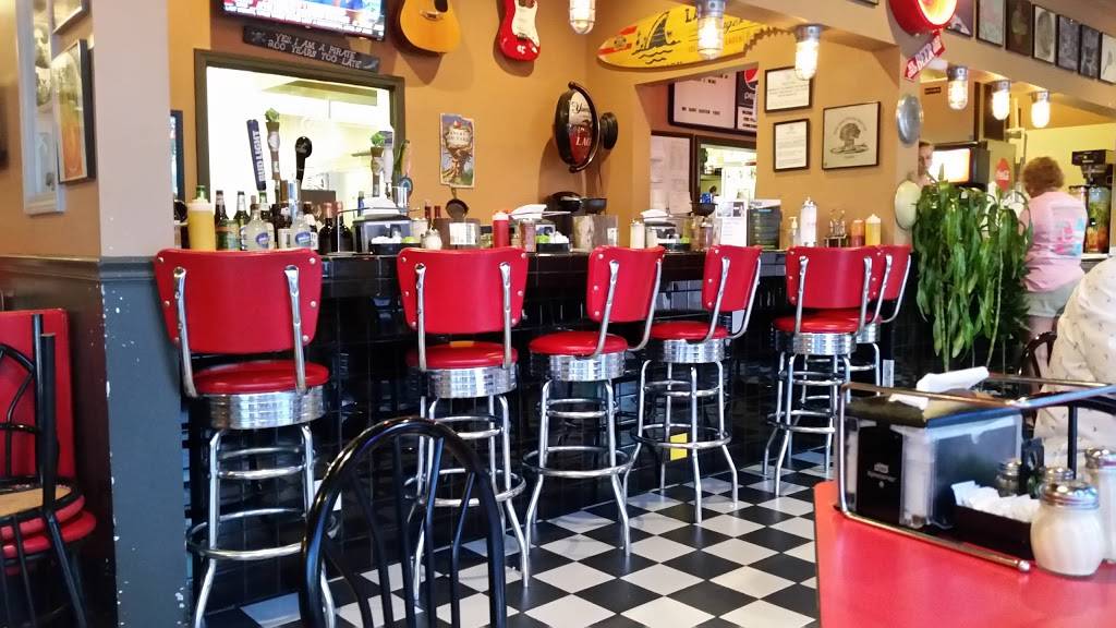 Foxs Pizza Den | restaurant | 1435 Newcastle St, Brunswick, GA 31520, USA | 9122654490 OR +1 912-265-4490