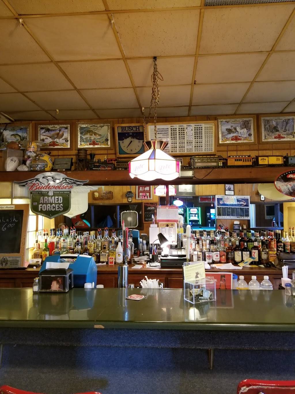 Phillips Station | restaurant | 210 Main St, St David, IL 61563, USA | 3096682250 OR +1 309-668-2250