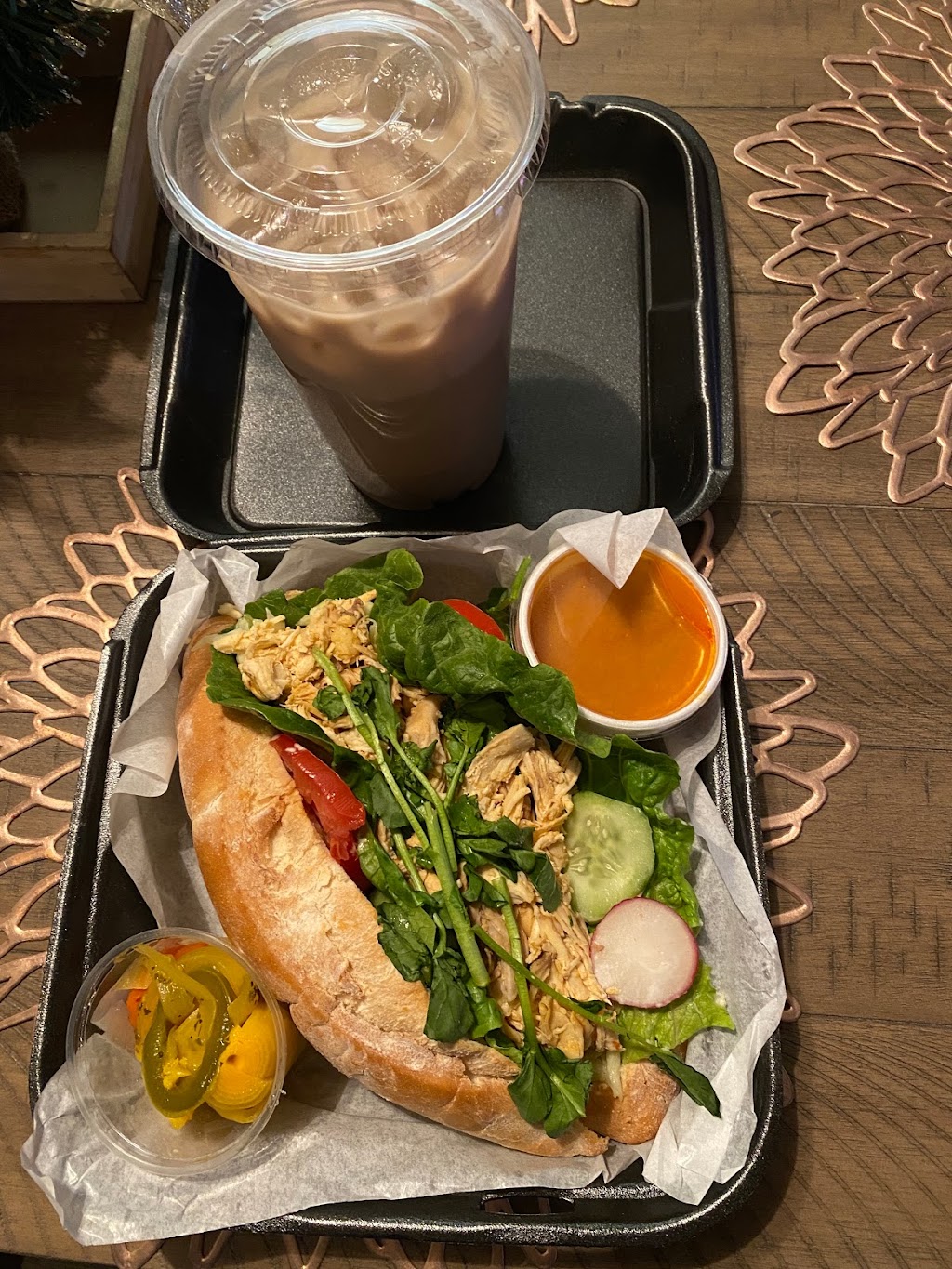 Vos pupusas | restaurant | 1009 W Ave I, Lancaster, CA 93534, USA | 6614189575 OR +1 661-418-9575