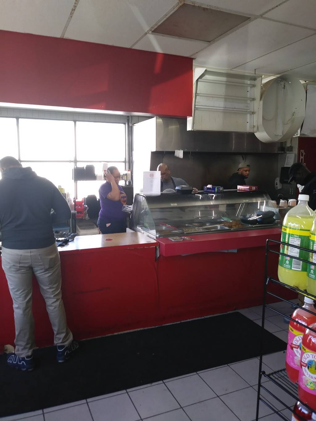 Entree Moores | restaurant | 20442 Van Born Rd, Dearborn Heights, MI 48125, USA | 3132789530 OR +1 313-278-9530