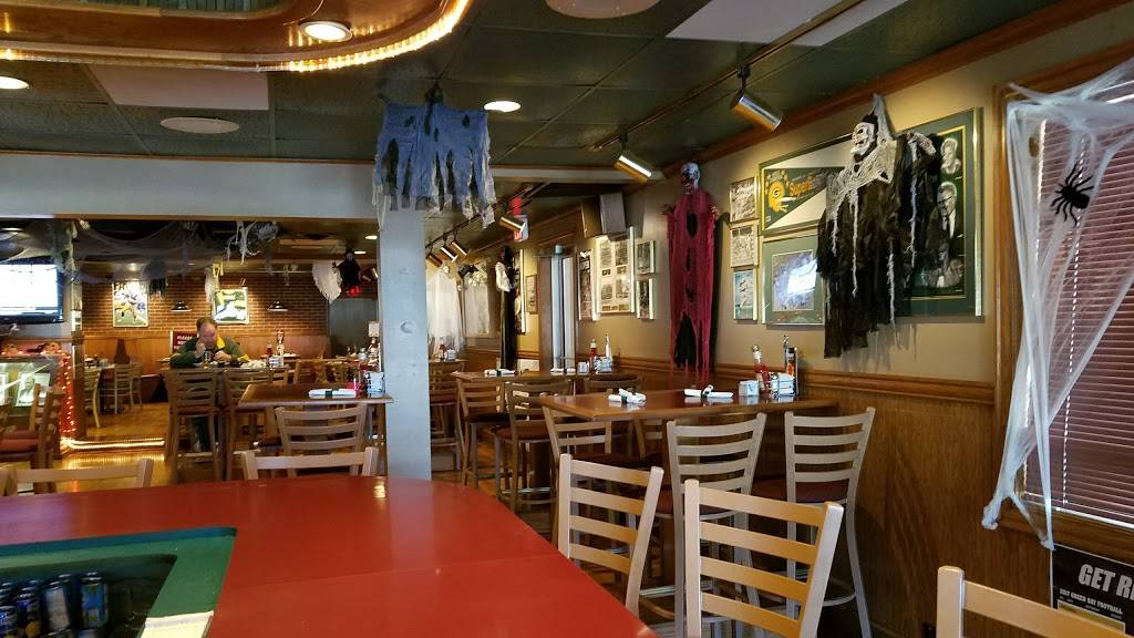 Gippers Sports Bar & Grill | restaurant | 1860 University Ave, Green Bay, WI 54302, USA | 9204351515 OR +1 920-435-1515