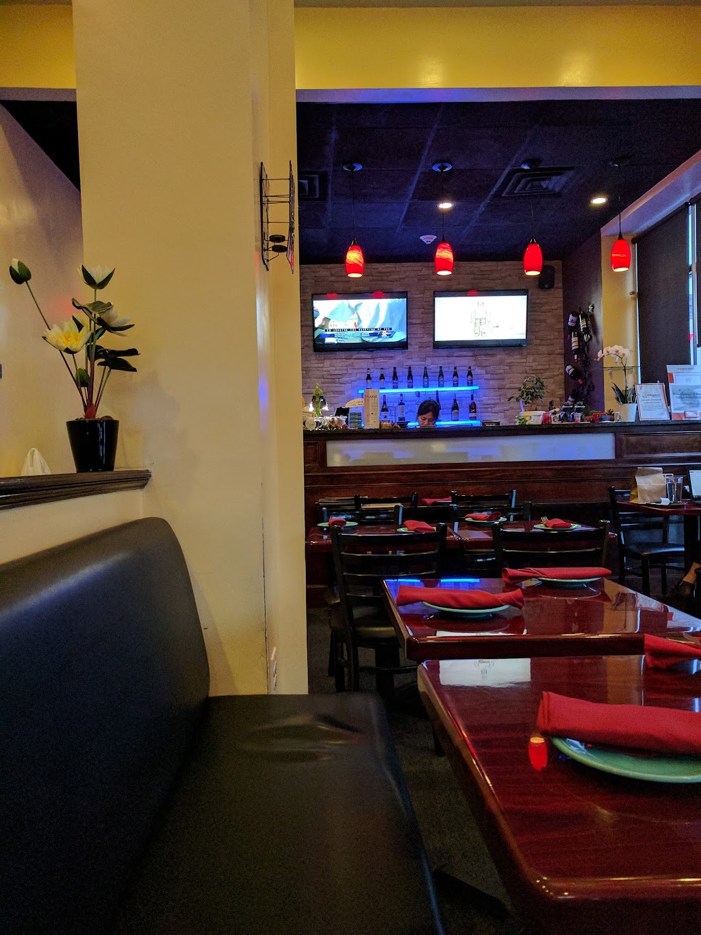 Bangkok Bistro | restaurant | 433 Washington St, Brighton, MA 02135, USA | 6179034085 OR +1 617-903-4085