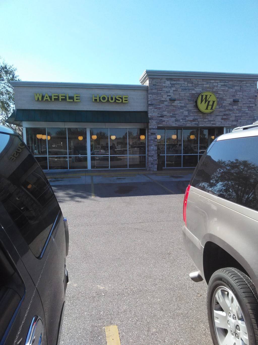 Waffle House | meal takeaway | 18744 Us, US-441, Mt Dora, FL 32757, USA | 3523830587 OR +1 352-383-0587