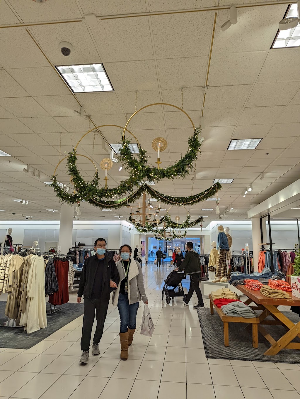 Westfield Valley Fair | shopping mall | 2855 Stevens Creek Blvd, Santa Clara, CA 95050, USA | 4082484450 OR +1 408-248-4450