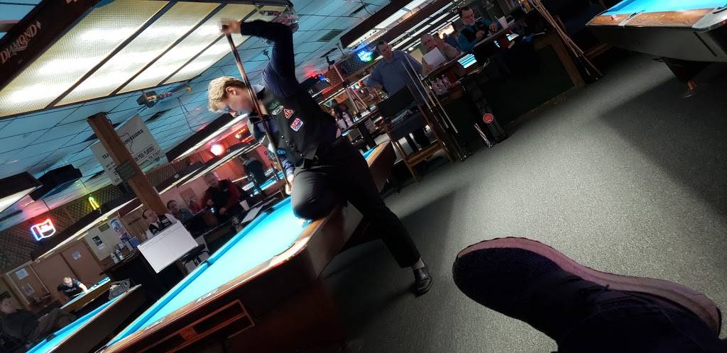 Bogies Billiards East | restaurant | 3040 Farm to Market 1960 E SUITE 101, Houston, TX 77073, USA | 2818694290 OR +1 281-869-4290