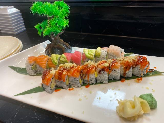 Red 8 Asian cuisine & sushi bar | restaurant | 1781 E Murray Holladay Rd, Salt Lake City, UT 84117, USA | 3853138838 OR +1 385-313-8838