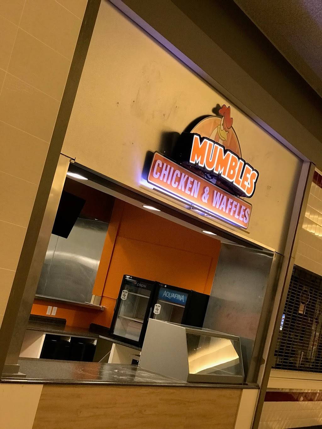 Mumbles Chicken & Waffles | restaurant | 3118 Main St, Buffalo, NY 14214, USA | 7162538091 OR +1 716-253-8091