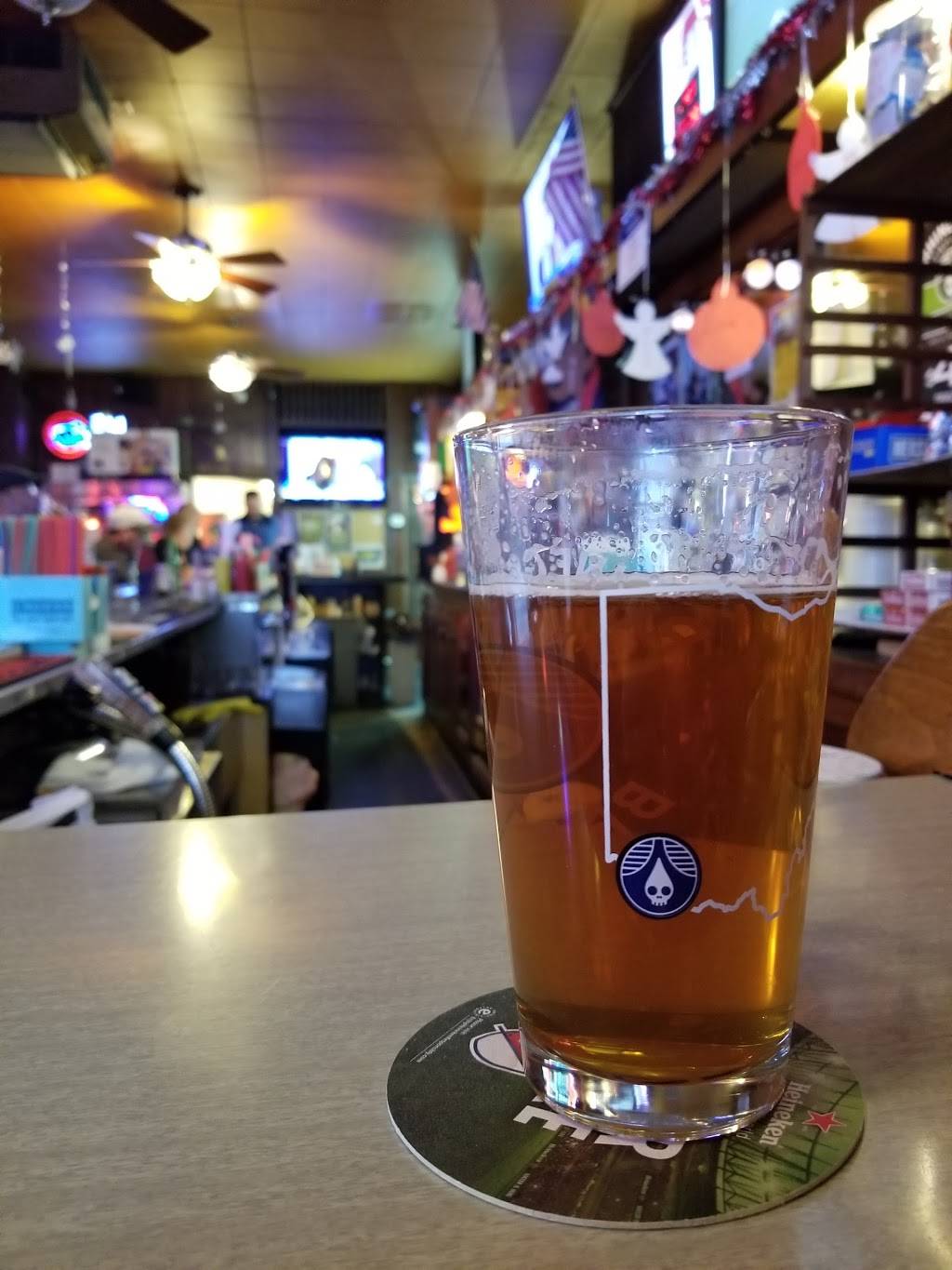 Center Lounge | restaurant | 1312 119th St, Whiting, IN 46394, USA | 2196594080 OR +1 219-659-4080