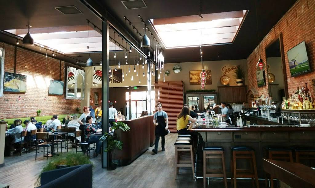 La Salles | restaurant | 229 Broadway St, Chico, CA 95928, USA | 5304877207 OR +1 530-487-7207