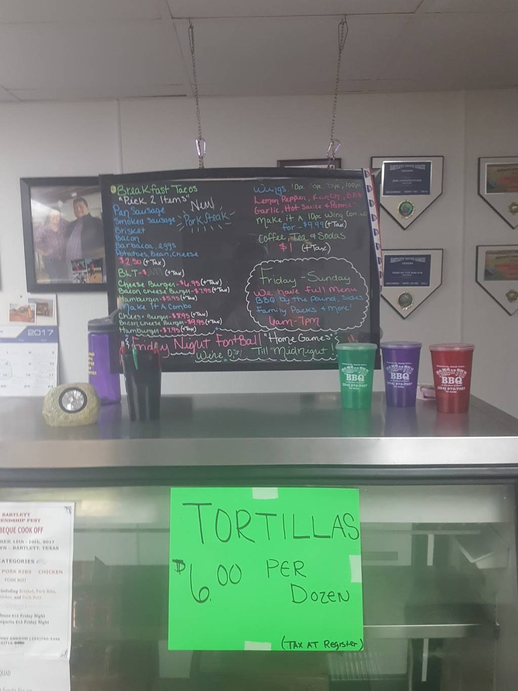 Tons Of Fun BBQ | restaurant | 337 S Dalton St, Bartlett, TX 76511, USA | 2542737037 OR +1 254-273-7037