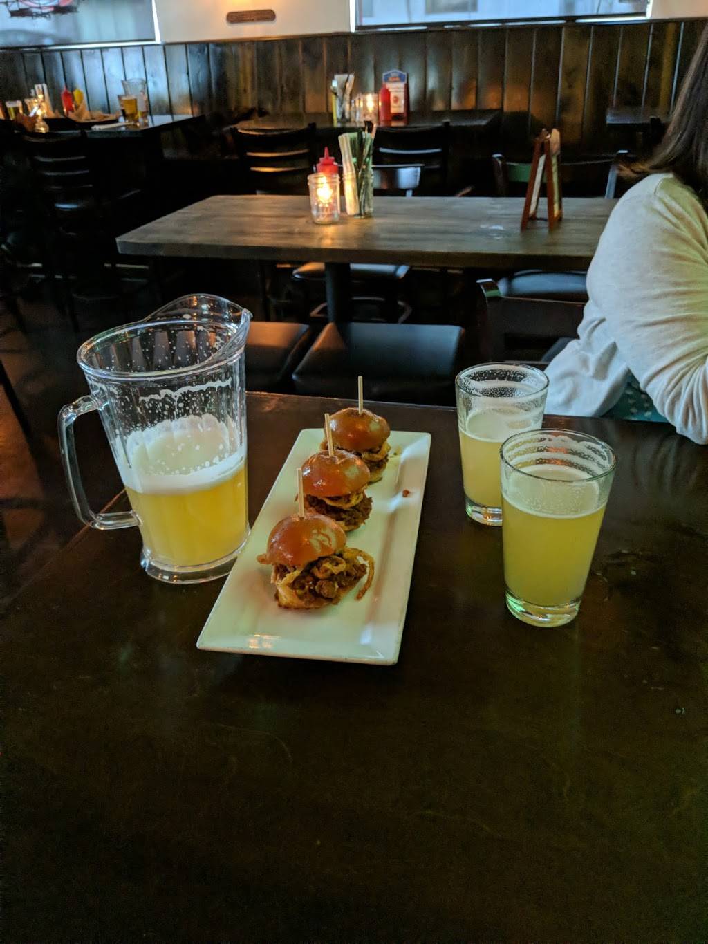 The Garage on Motor Ave | restaurant | 3387 Motor Ave, Los Angeles, CA 90034, USA | 3105593400 OR +1 310-559-3400